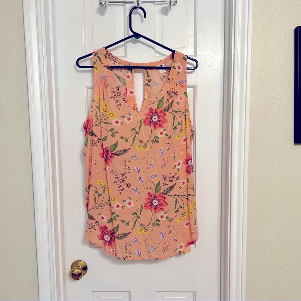 Old Navy V-neck Sleeveless Top Size LG